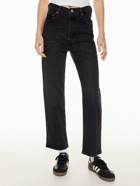 Levi's Ribcage Straight Ankle Jeans in Black